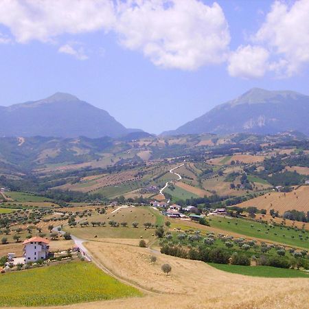 Agriturismo Il Vecchio Carro Campli Zewnętrze zdjęcie
